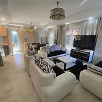 Muestakil, Oezel Havuzlu, Jakuzi Ve Saunali فيلة بيليك