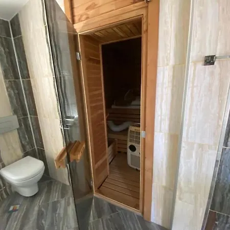 Muestakil, Oezel Havuzlu, Jakuzi Ve Saunali Villa *