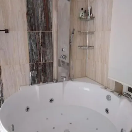 Muestakil, Oezel Havuzlu, Jakuzi Ve Saunali Villa Belek
